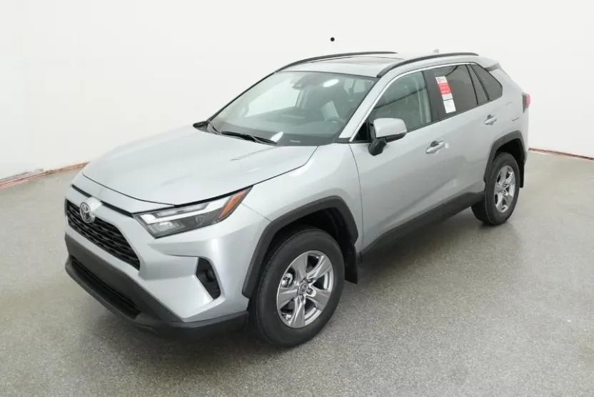 2025 Toyota RAV4 XLE photo 1