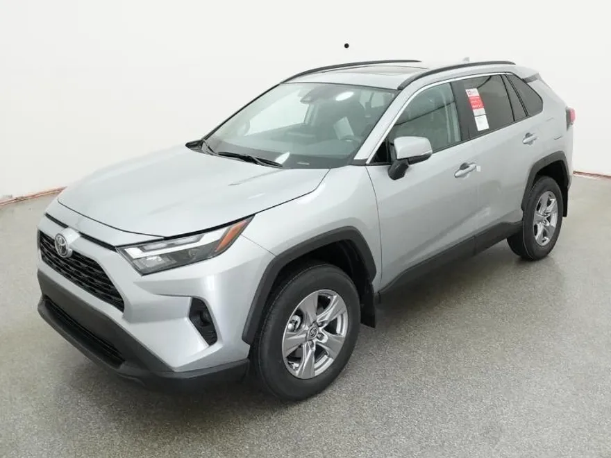 2025 Toyota RAV4 XLE photo 1