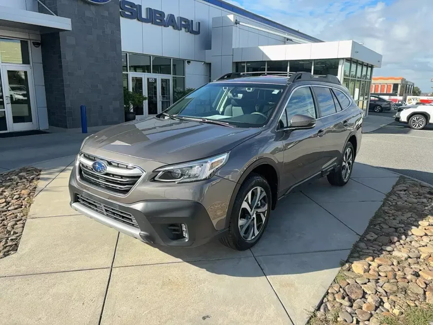 2022 Subaru Outback Limited photo 1
