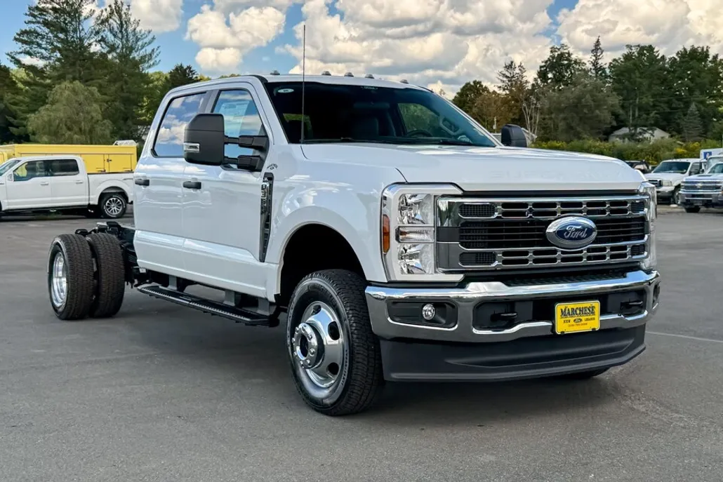 2026 Ford F-350 photo 1