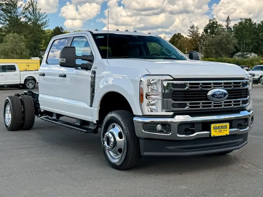 2026 Ford F-350 photo 1