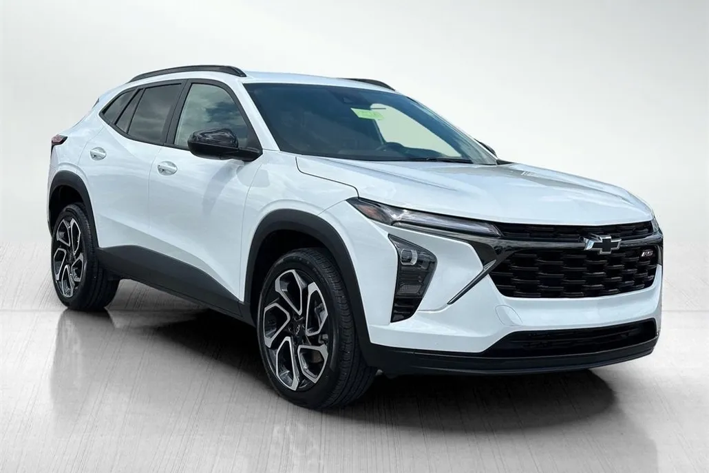 2024 Chevrolet Trax photo 1