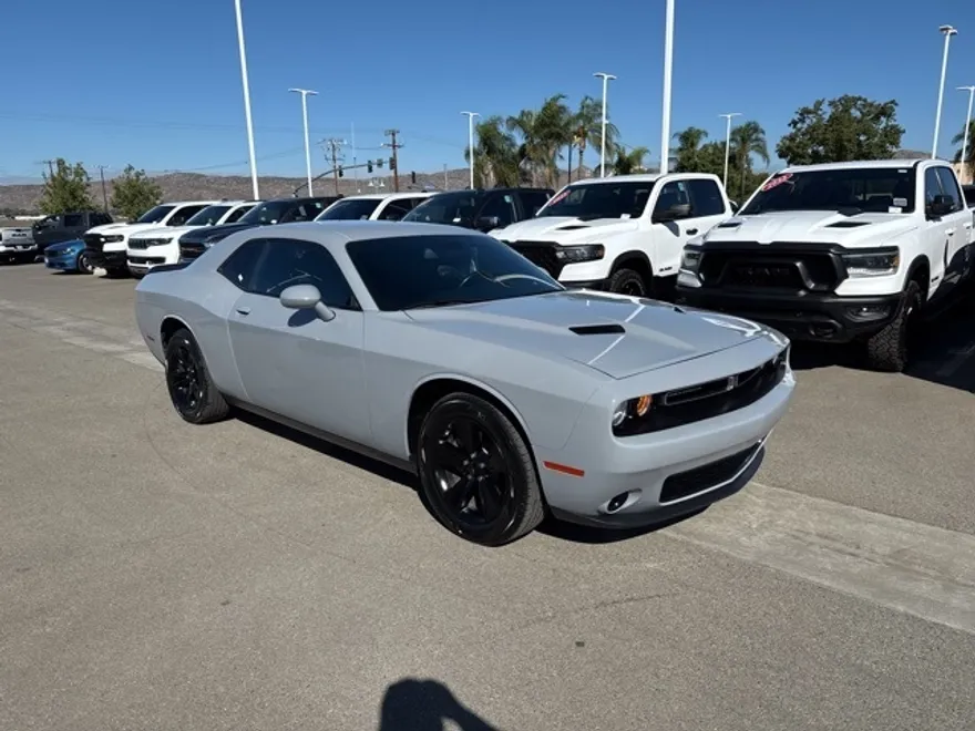 2021 Dodge Challenger SXT photo 1