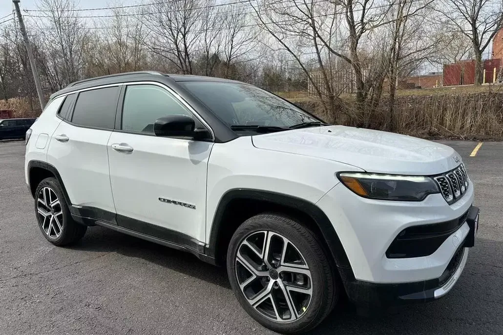 2025 Jeep Compass Limited photo 1