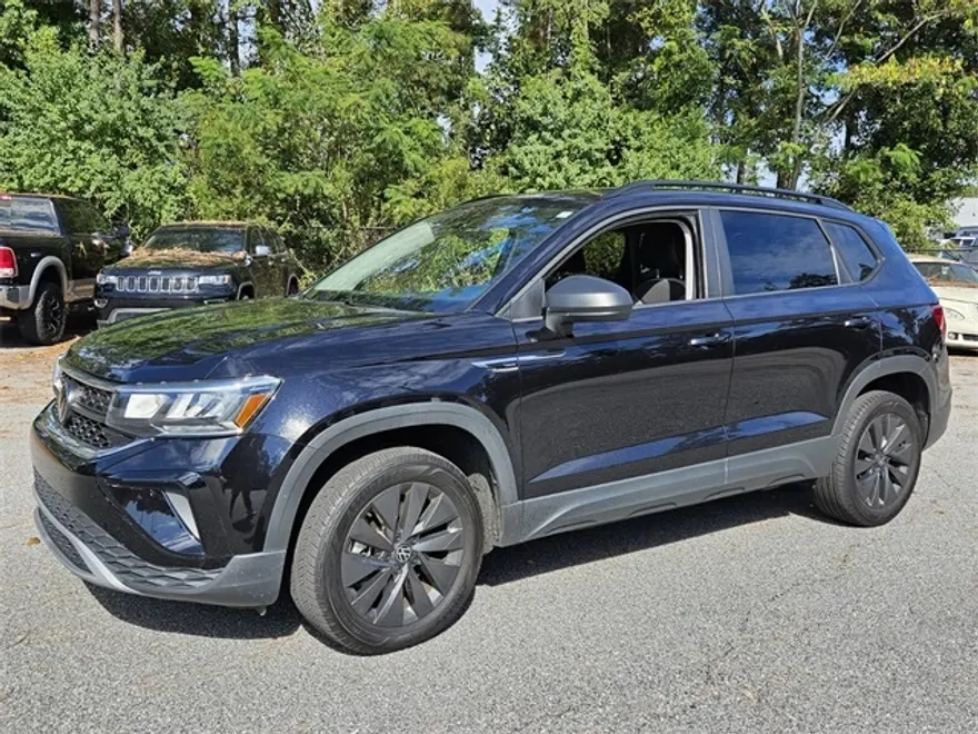 2024 Volkswagen Taos S photo 1