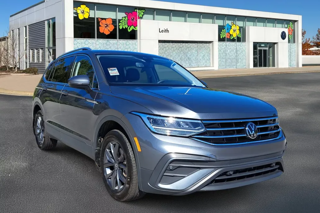 2022 Volkswagen Tiguan SE photo 1