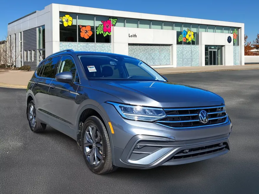 2022 Volkswagen Tiguan SE photo 1