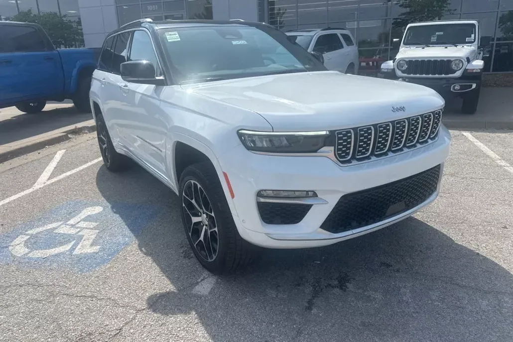 2024 Jeep Grand Cherokee Summit Reserve photo 1