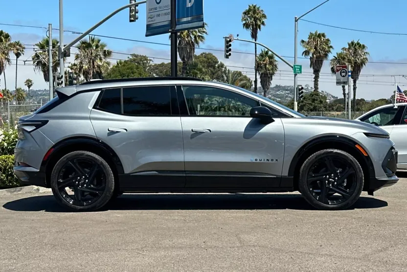 2025 Chevrolet Equinox RS photo 1