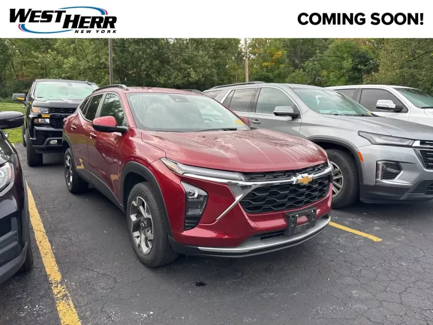 2024 Chevrolet Trax LT photo 1