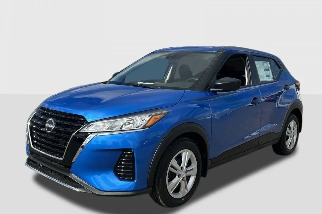 2025 Nissan Kicks Play S photo 1