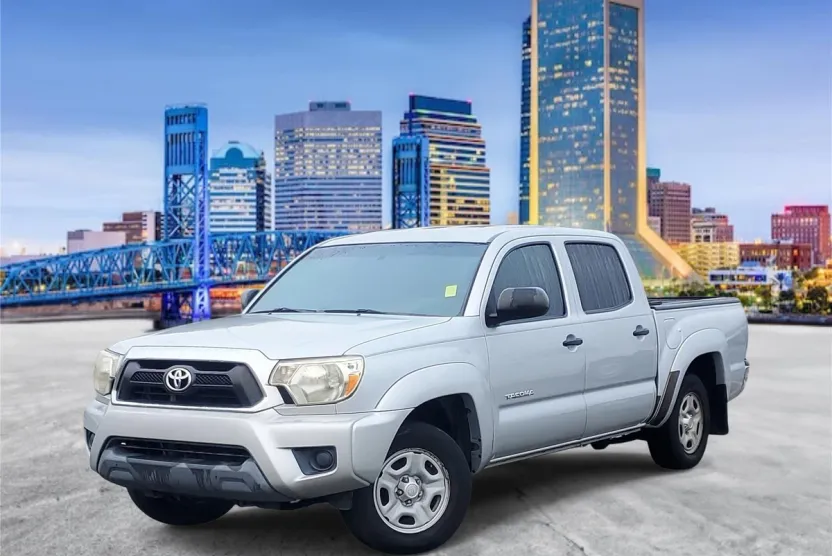 2013 Toyota Tacoma photo 1