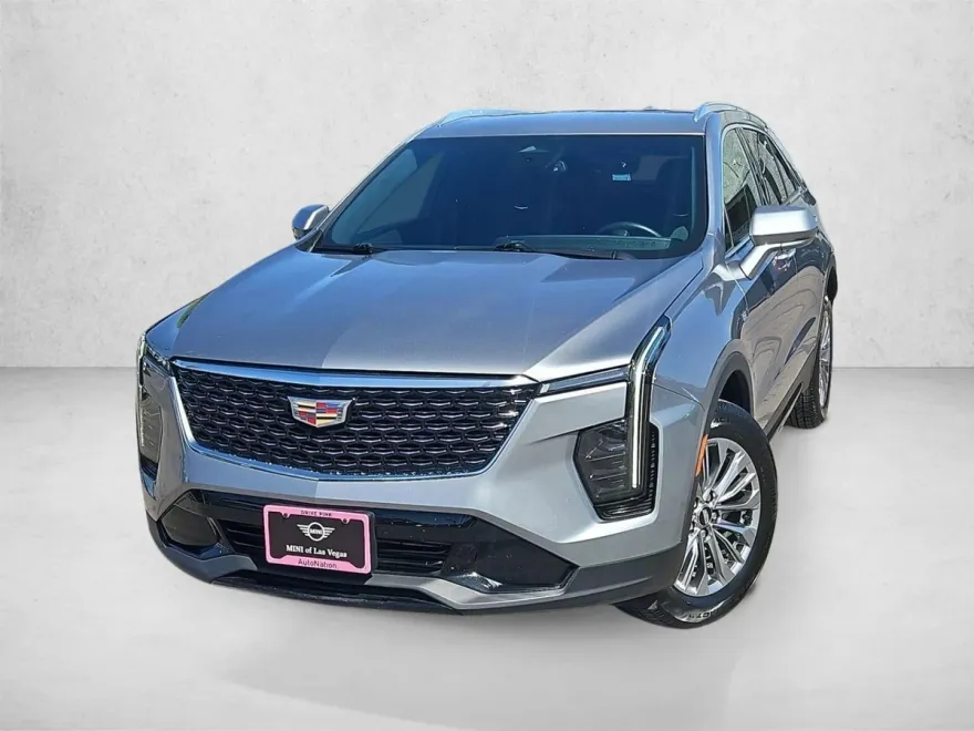 2024 Cadillac XT4 Premium Luxury photo 1