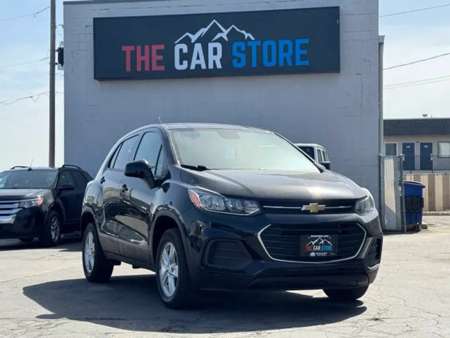 2020 Chevrolet Trax LS photo 1