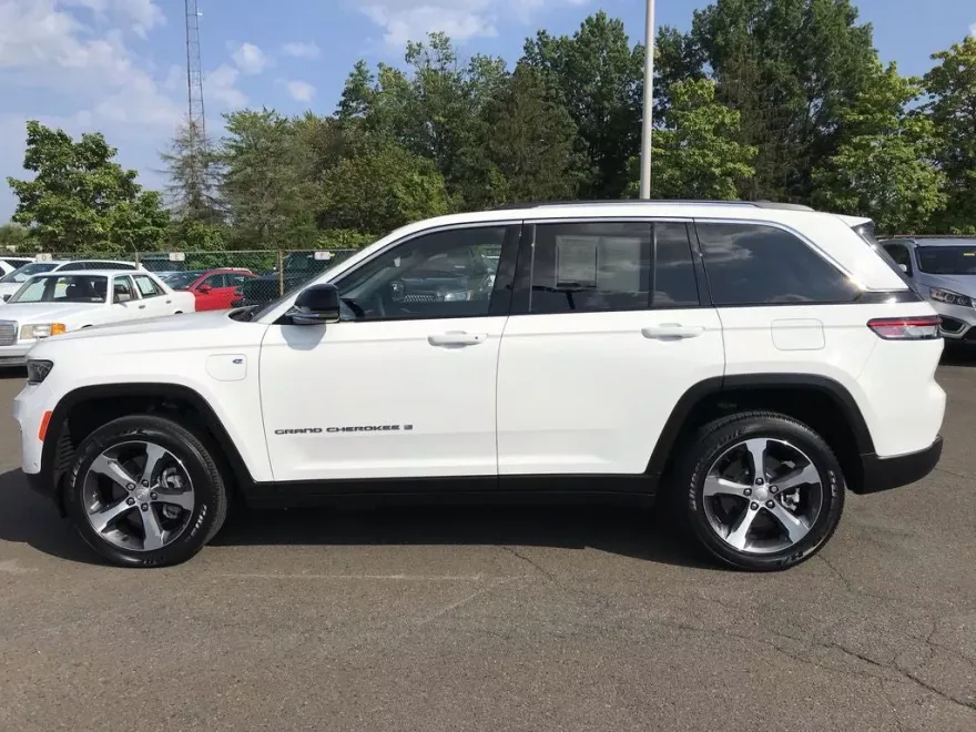 2023 Jeep Grand Cherokee 4xe photo 1
