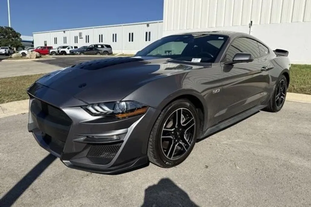 2022 Ford Mustang GT Premium photo 1
