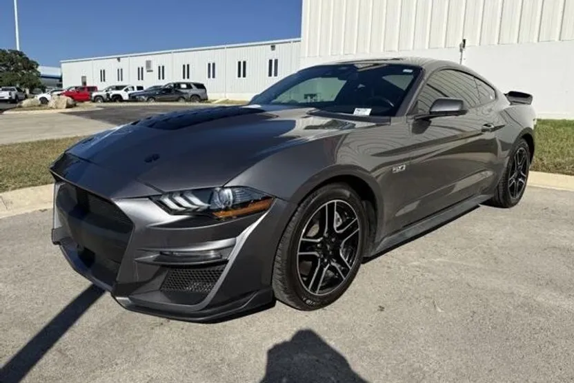 2022 Ford Mustang GT Premium photo 1