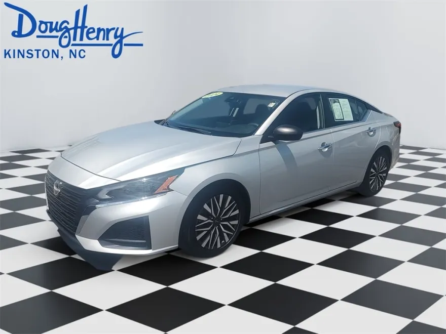 2024 Nissan Altima 2.5 SV photo 1
