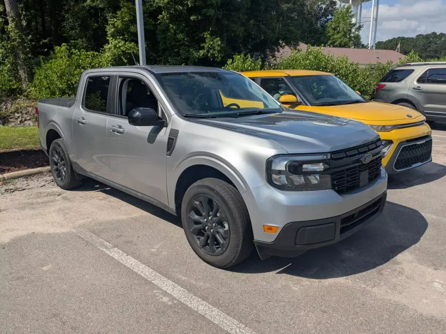 2024 Ford Maverick Lariat photo 1
