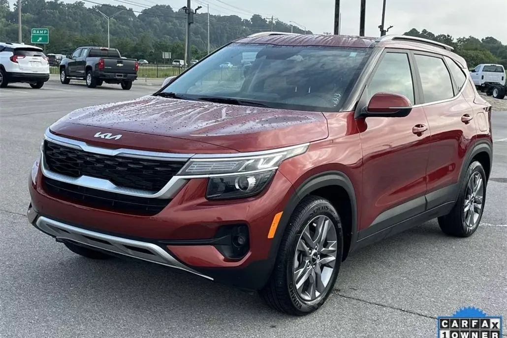 2023 Kia Seltos S photo 1