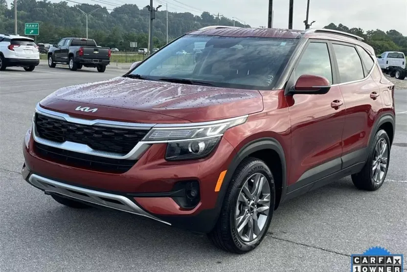 2023 Kia Seltos S photo 1