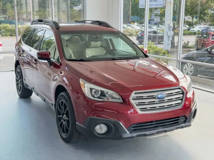 2015 Subaru Outback 2.5i Premium photo 1