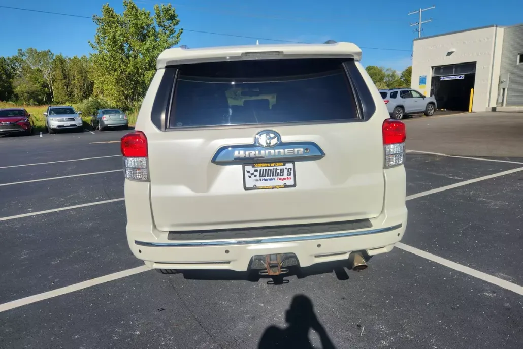 2013 Toyota 4Runner SR5 photo 1