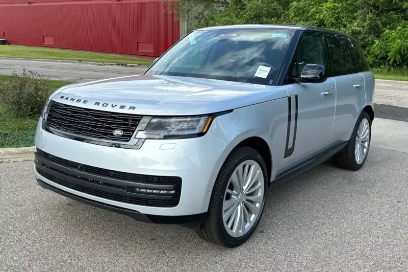 2025 Land Rover Range Rover SE photo 1