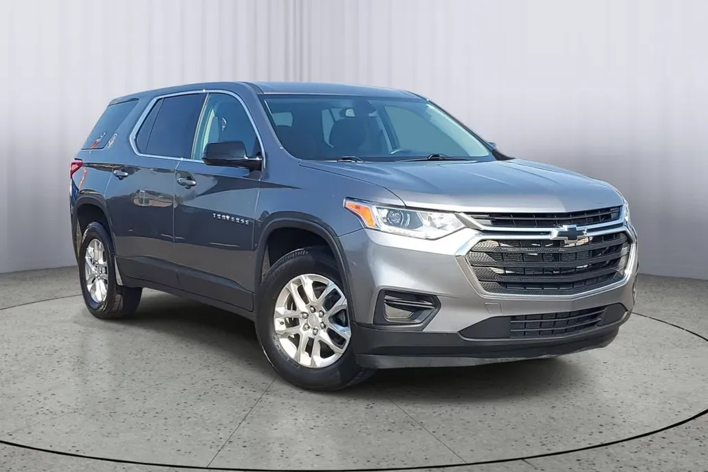 2020 Chevrolet Traverse LS photo 1