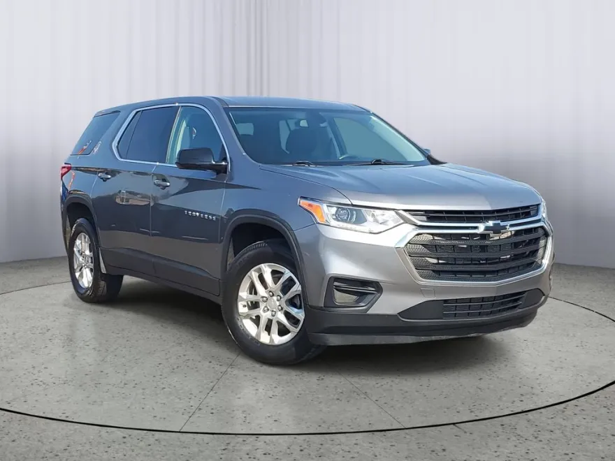 2020 Chevrolet Traverse LS photo 1
