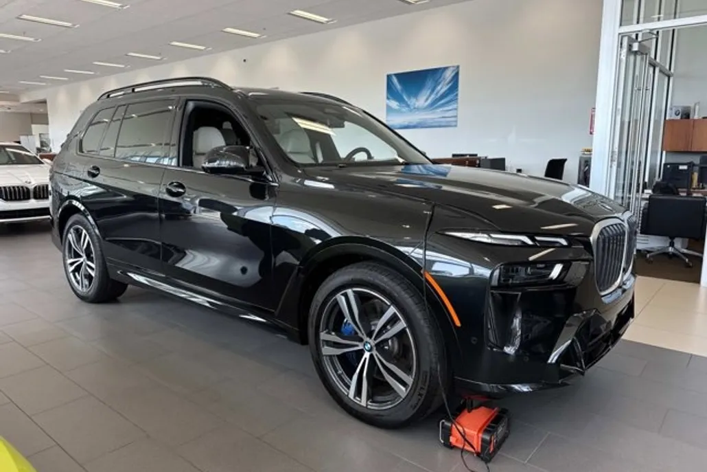 2025 Bmw X7 M60i photo 1