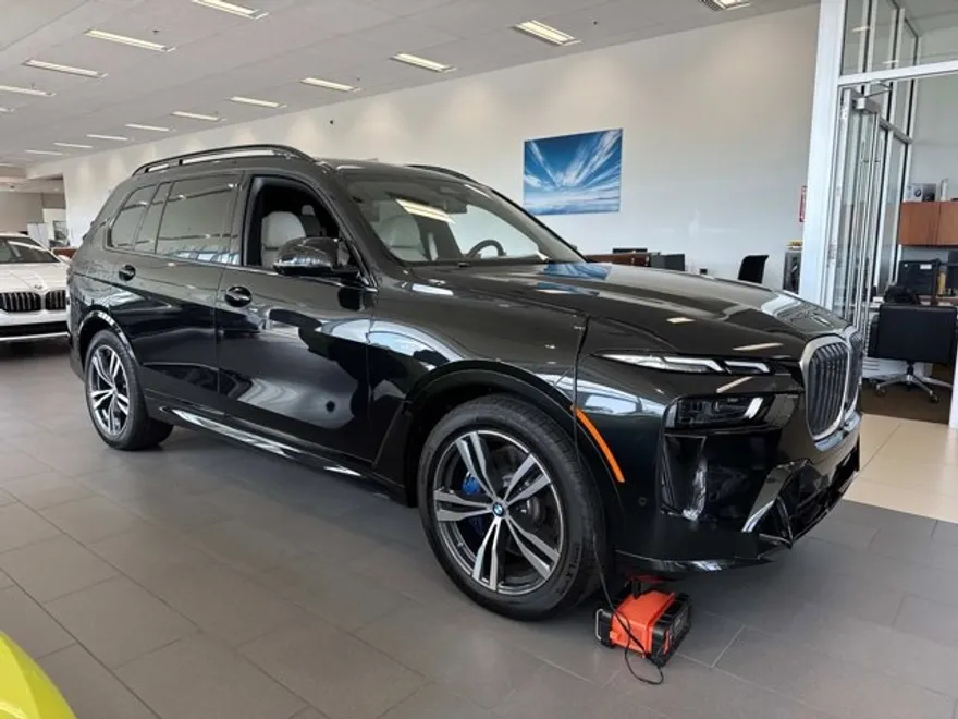 2025 Bmw X7 M60i photo 1