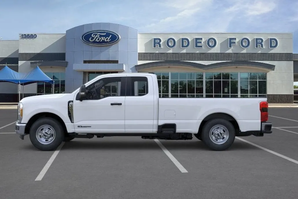 2025 Ford F-350 XL photo 1