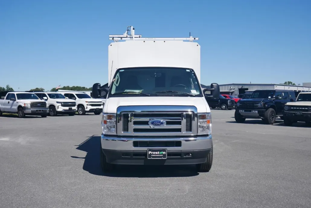 2025 Ford E-350 photo 1