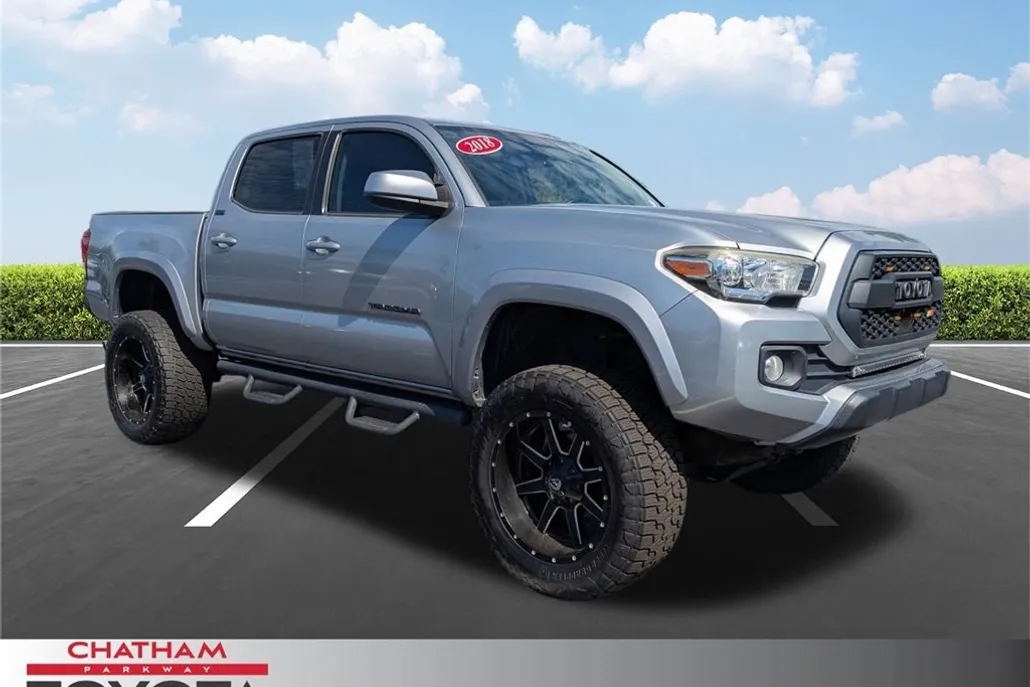 2018 Toyota Tacoma SR5 photo 1