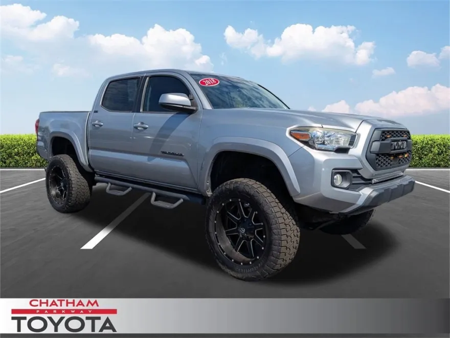 2018 Toyota Tacoma SR5 photo 1