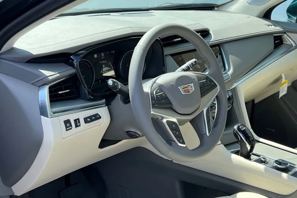 2025 Cadillac XT5 Premium Luxury photo 1