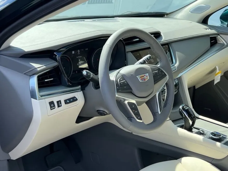 2025 Cadillac XT5 Premium Luxury photo 1