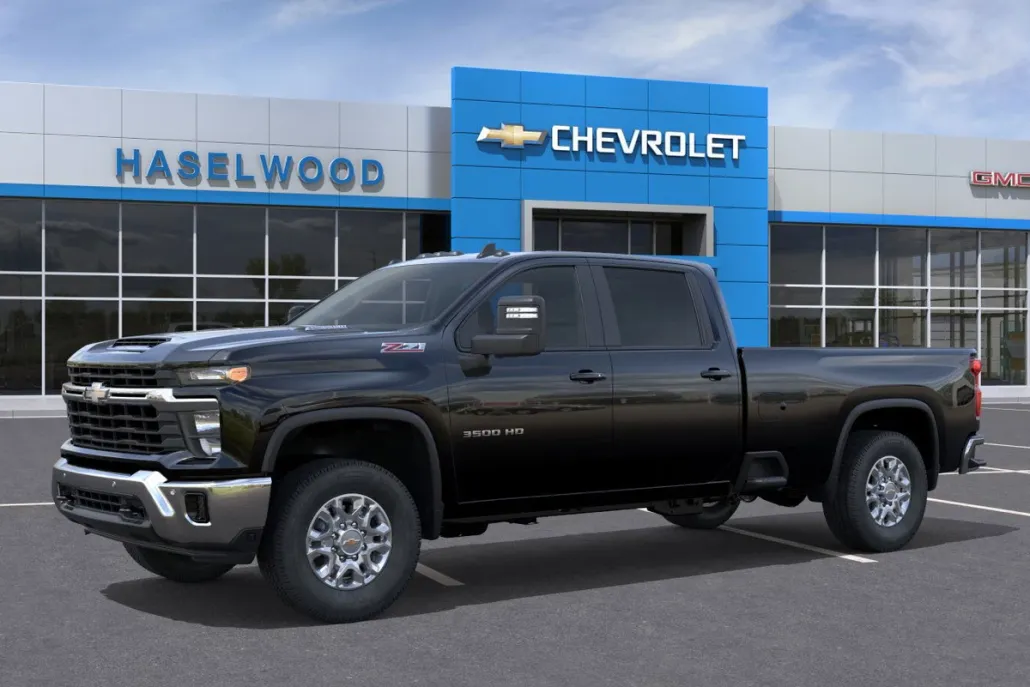 2026 Chevrolet Silverado 3500HD LT photo 1