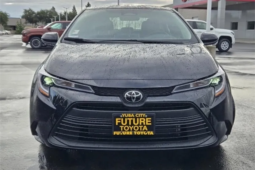 2025 Toyota Corolla LE photo 1