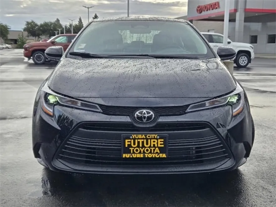 2025 Toyota Corolla LE photo 1