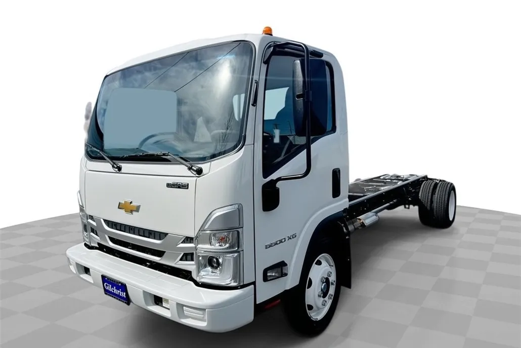 2025 Chevrolet Silverado photo 1