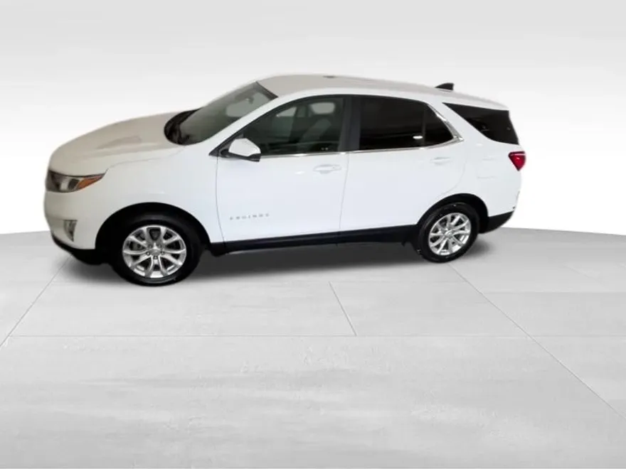 2021 Chevrolet Equinox LT photo 1