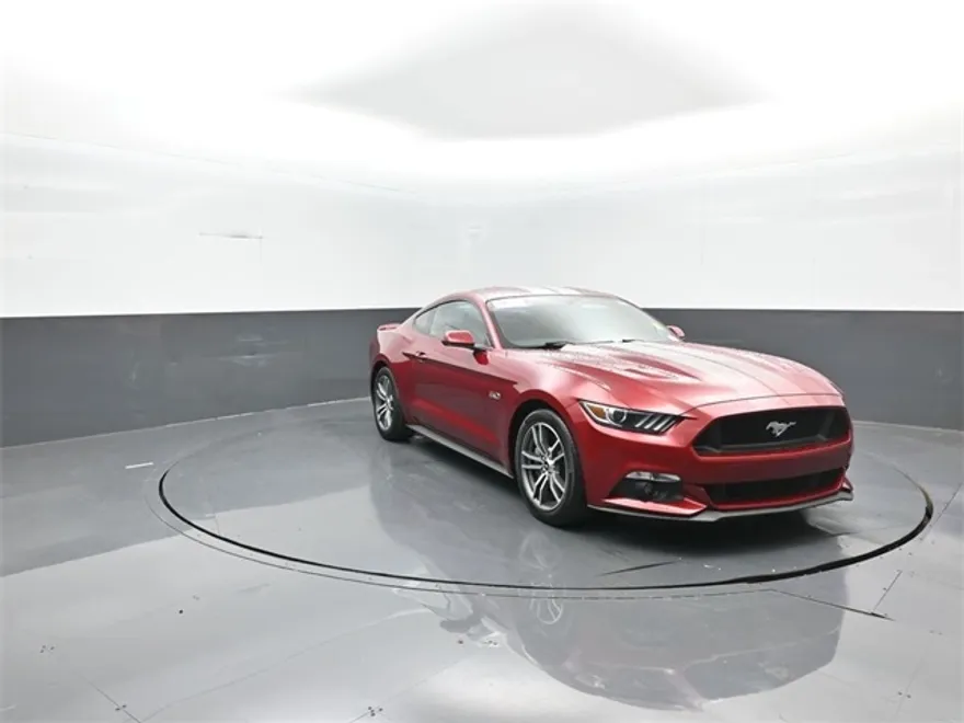 2016 Ford Mustang GT photo 1