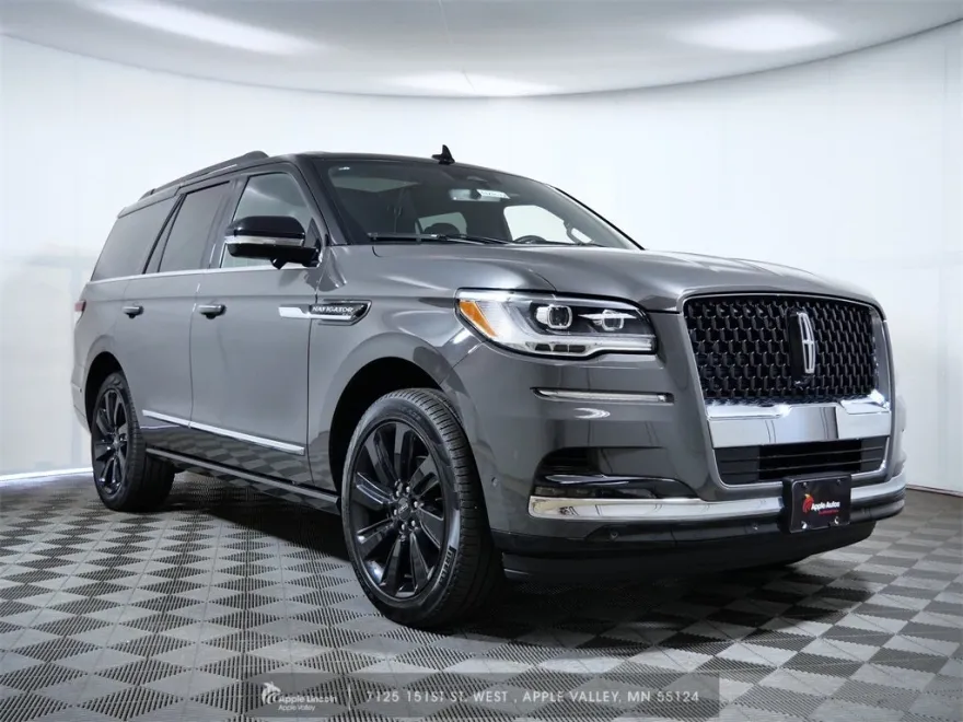 2024 Lincoln Navigator Black Label photo 1