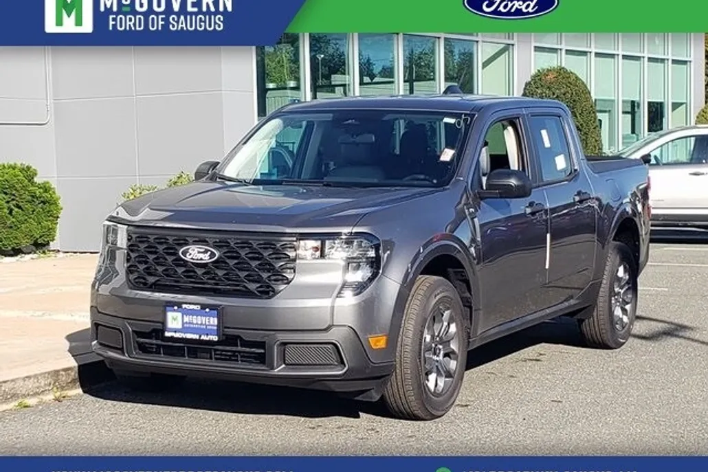 2025 Ford Maverick XLT photo 1