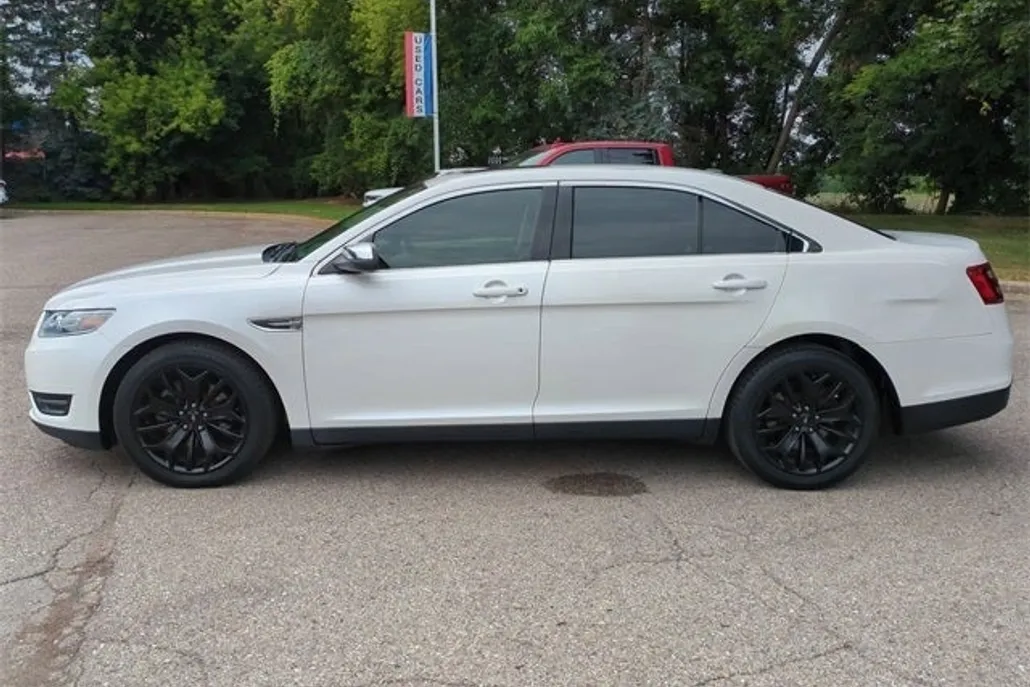 2019 Ford Taurus Limited photo 1