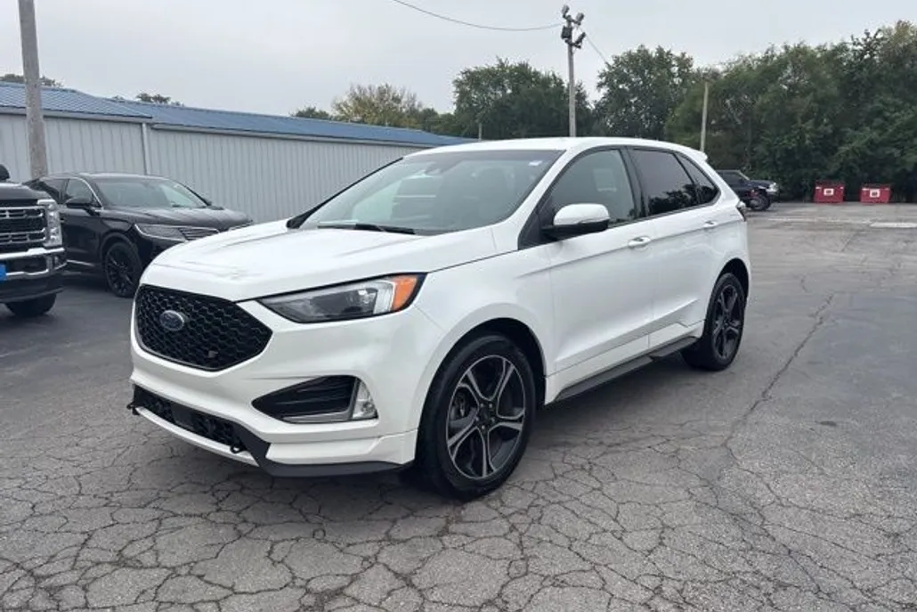 2020 Ford Edge ST photo 1