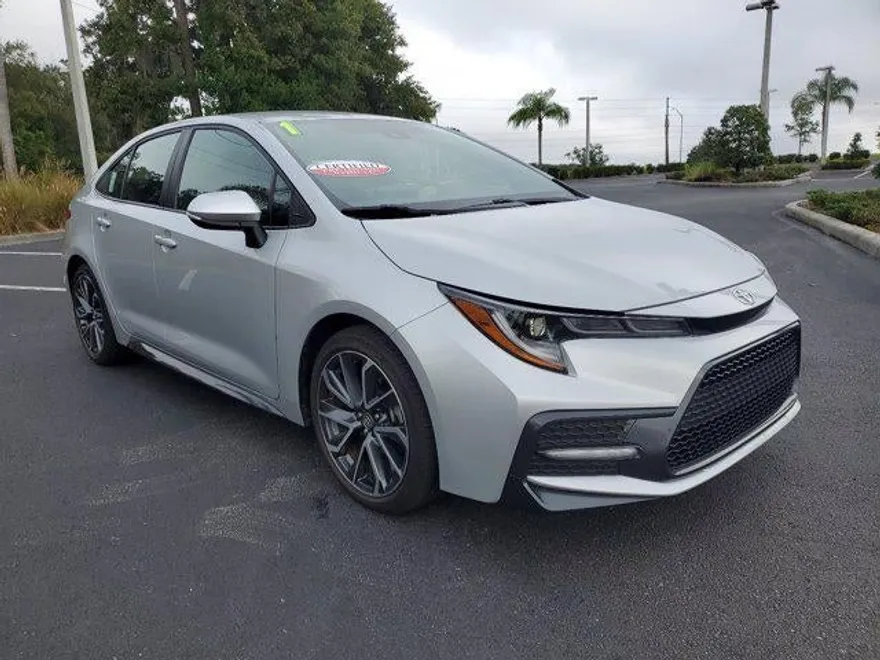 2021 Toyota Corolla SE photo 1