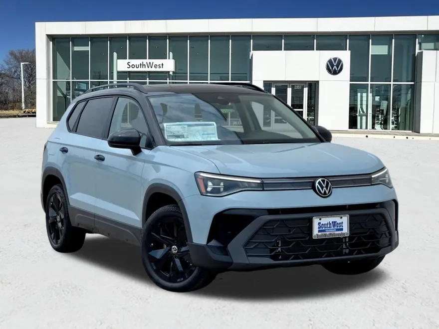 2025 Volkswagen Taos SE photo 1